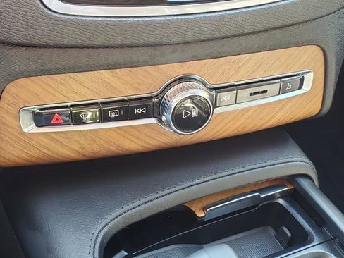Certified 2024 Volvo XC90 T8 Plus w/ Protection Package Premier AWD/4WD image 24