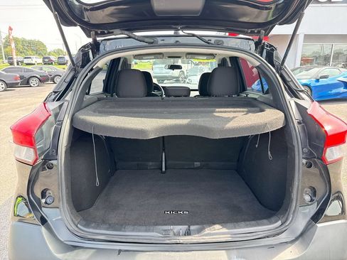 Used 2019 Nissan Kicks S FWD image 9