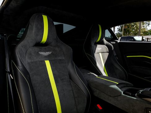 Used 2023 Aston Martin V8 Vantage Coupe image 60