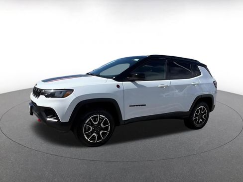 Used 2025 Jeep Compass Trailhawk AWD/4WD image 7