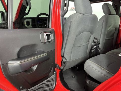 Used 2024 Jeep Wrangler Unlimited Sahara image 22