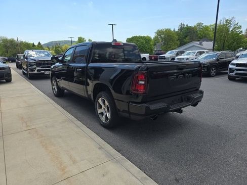 New 2026 RAM 1500 Express AWD/4WD image 4