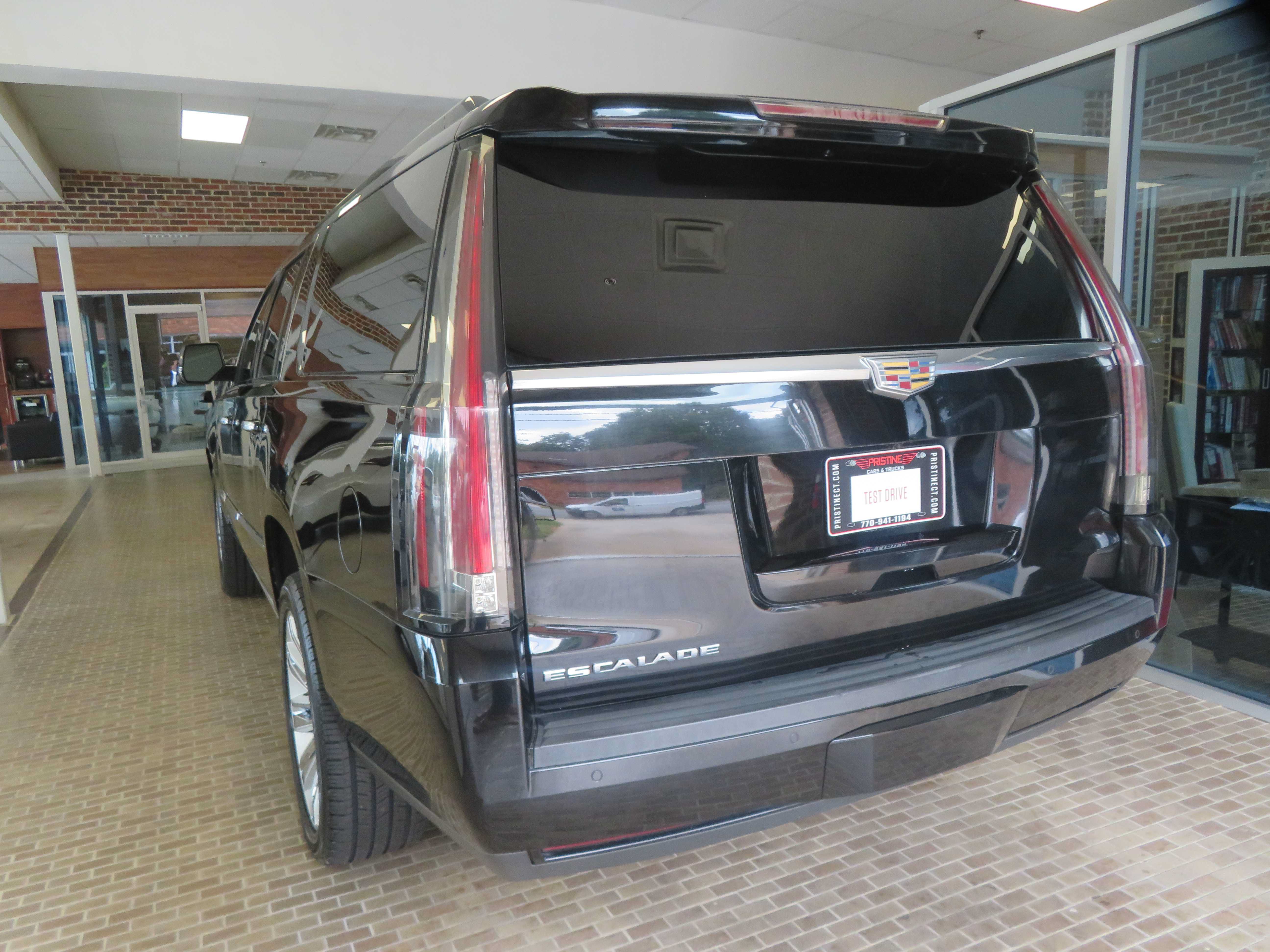 Used 2016 Cadillac Escalade ESV Platinum AWD/4WD image 6
