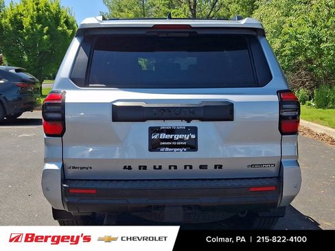 Used 2025 Toyota 4Runner TRD Off-Road AWD/4WD image 6