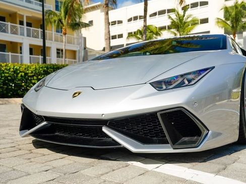 Used 2015 Lamborghini Huracan LP 610-4 AWD/4WD image 42