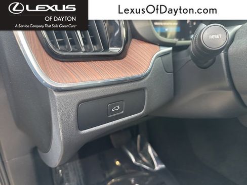 Used 2024 Volvo XC60 B5 Plus image 14