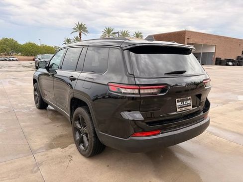 Used 2025 Jeep Grand Cherokee L Laredo RWD image 9