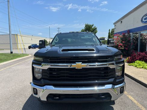 Used 2025 Chevrolet Silverado 3500 LT w/ All Star Edition AWD/4WD image 9