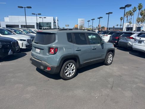 Used 2018 Jeep Renegade Latitude image 7
