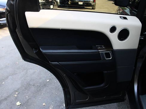 Used 2019 Land Rover Range Rover Sport HSE AWD/4WD image 12