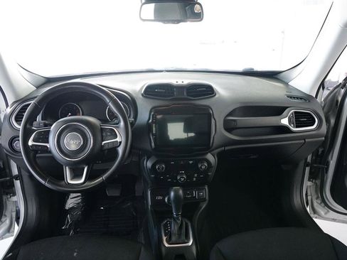 Used 2018 Jeep Renegade Latitude w/ UConnect 8.4 Nav Group image 13