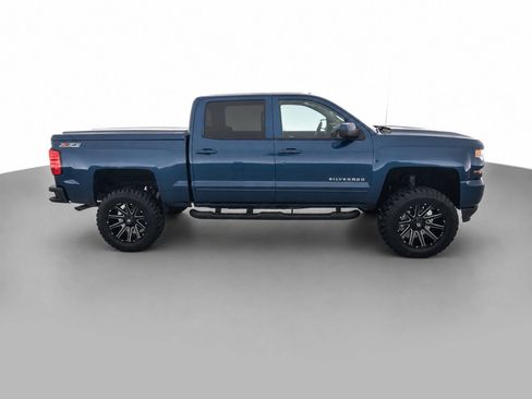 Used 2017 Chevrolet Silverado 1500 LT w/ All Star Edition AWD/4WD image 4