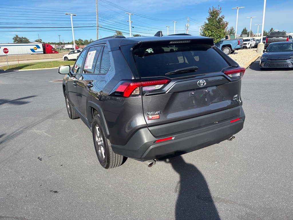 Used 2025 Toyota RAV4 XLE AWD/4WD image 10