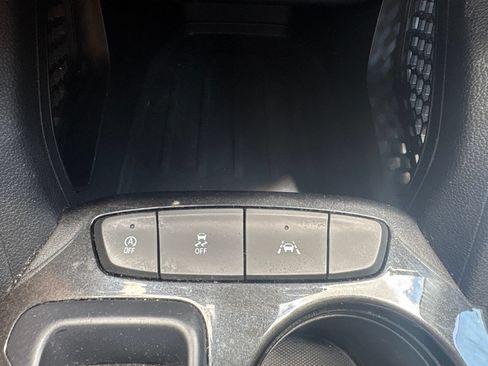 Used 2022 Chevrolet TrailBlazer LS FWD image 25