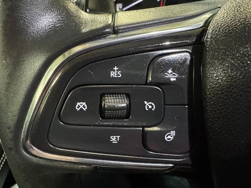 Used 2022 Buick Envision Essence w/ Technology Package I image 35