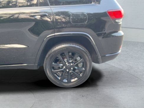 Used 2018 Jeep Grand Cherokee Altitude AWD/4WD image 48