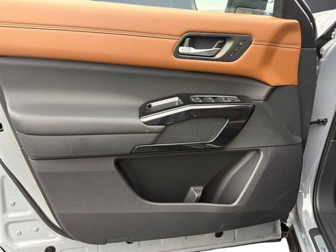 New 2026 Nissan Pathfinder Platinum image 20