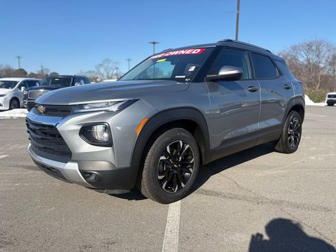 Used 2023 Chevrolet TrailBlazer LT image 3