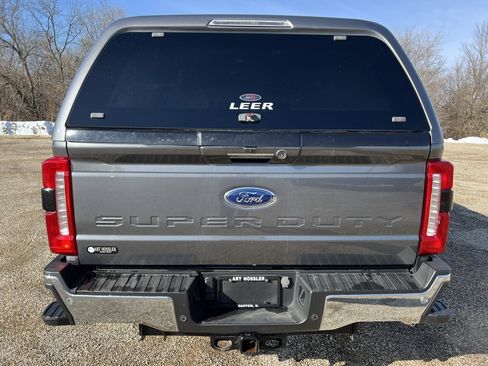 Used 2023 Ford F250 Lariat w/ Chrome Package image 6