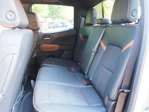 Used 2024 GMC Canyon AT4 w/ Technology Package AWD/4WD image 18