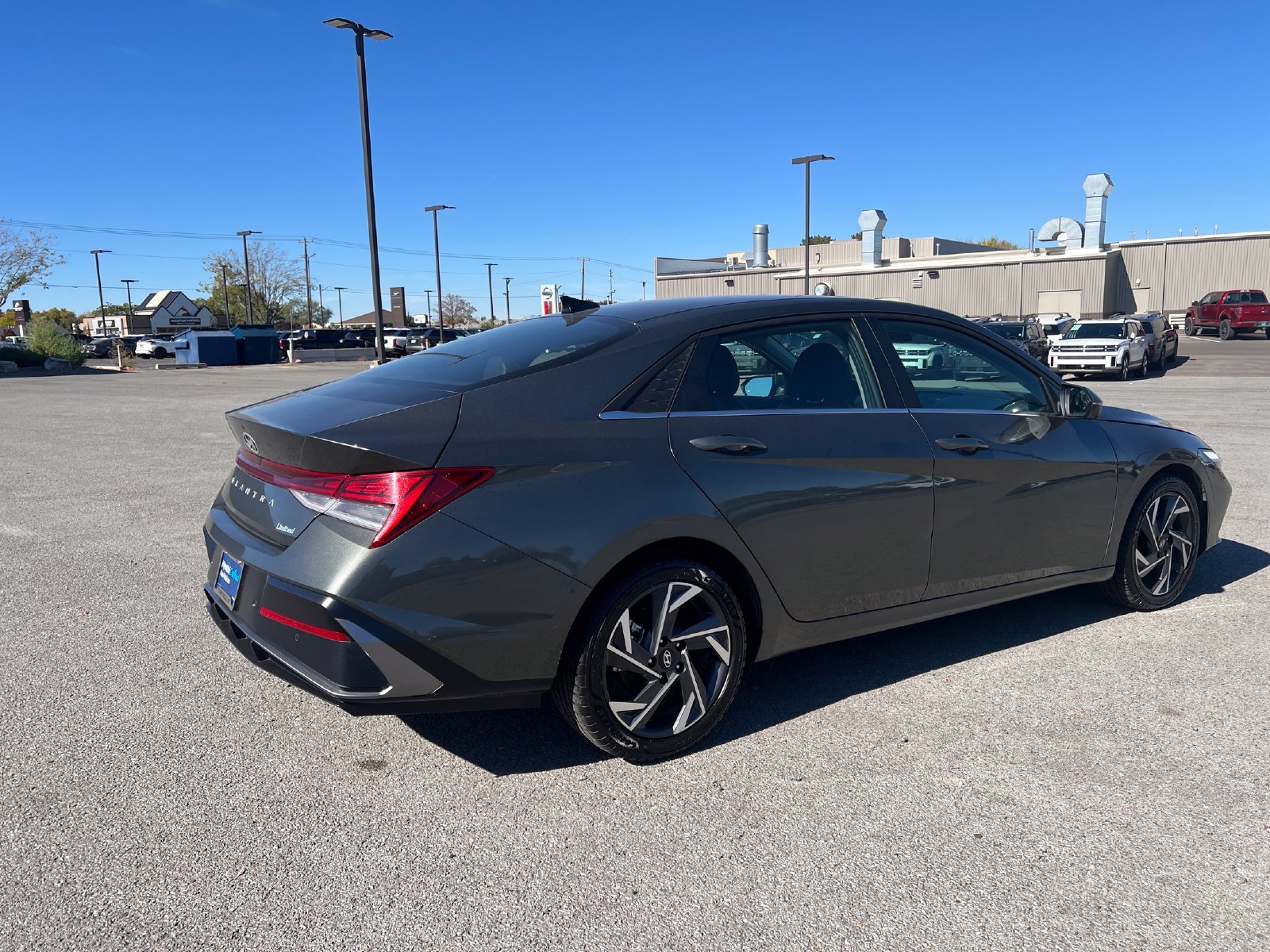 Certified 2024 Hyundai Elantra Limited FWD image 3