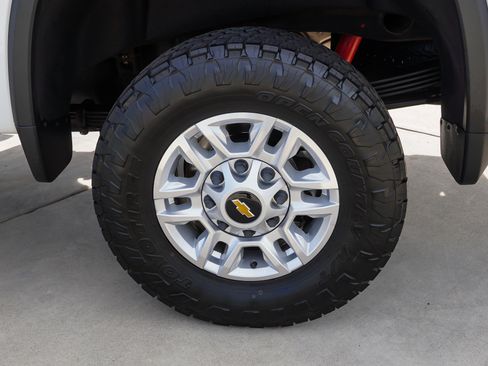 Used 2022 Chevrolet Silverado 2500 LT w/ Convenience Package AWD/4WD image 13