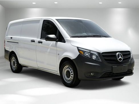 Used 2023 Mercedes-Benz Metris image 5
