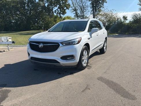 Used 2020 Buick Enclave Essence w/ Sound and Sites Package AWD/4WD image 2
