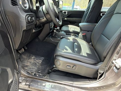 New 2026 Jeep Gladiator Sport image 16