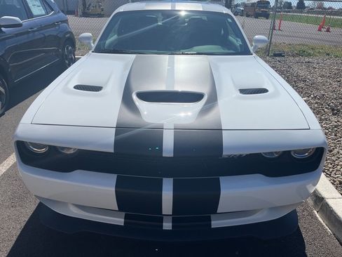 Used 2016 Dodge Challenger SRT Hellcat image 3