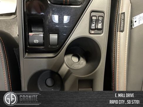 Used 2025 Subaru Crosstrek 2.5i Limited w/ Popular Package #3A image 28