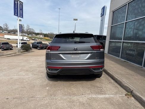 Used 2021 Volkswagen Atlas Cross Sport SE w/ Panoramic Sunroof Package image 6
