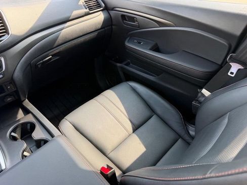 Used 2025 Honda Ridgeline TrailSport image 16