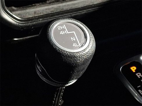 Used 2023 Jeep Gladiator Sport image 25