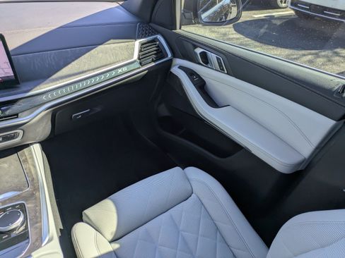 Used 2025 BMW X5 sDrive40i w/ Climate Comfort Package image 21