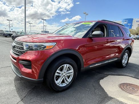 Used 2022 Ford Explorer XLT image 9
