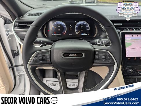 Used 2024 Jeep Grand Cherokee Limited image 10