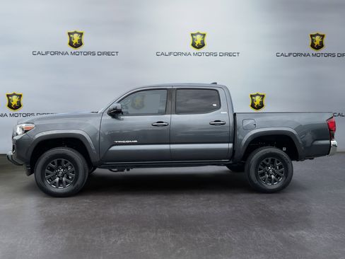 Used 2021 Toyota Tacoma SR5 AWD/4WD image 8