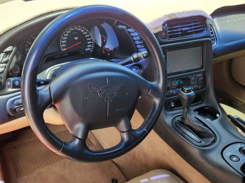 Used 2002 Chevrolet Corvette Convertible w/ Preferred Equipment Group2 RWD image 3