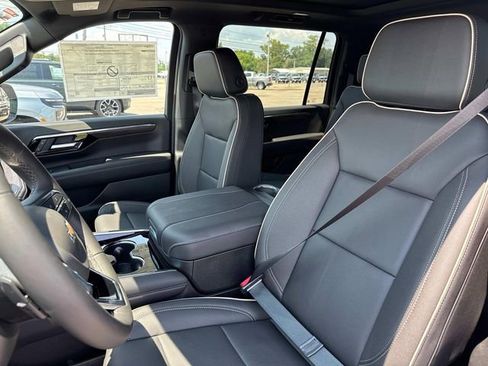 New 2025 Chevrolet Suburban Premier w/ Sun And Tow Package RWD image 38