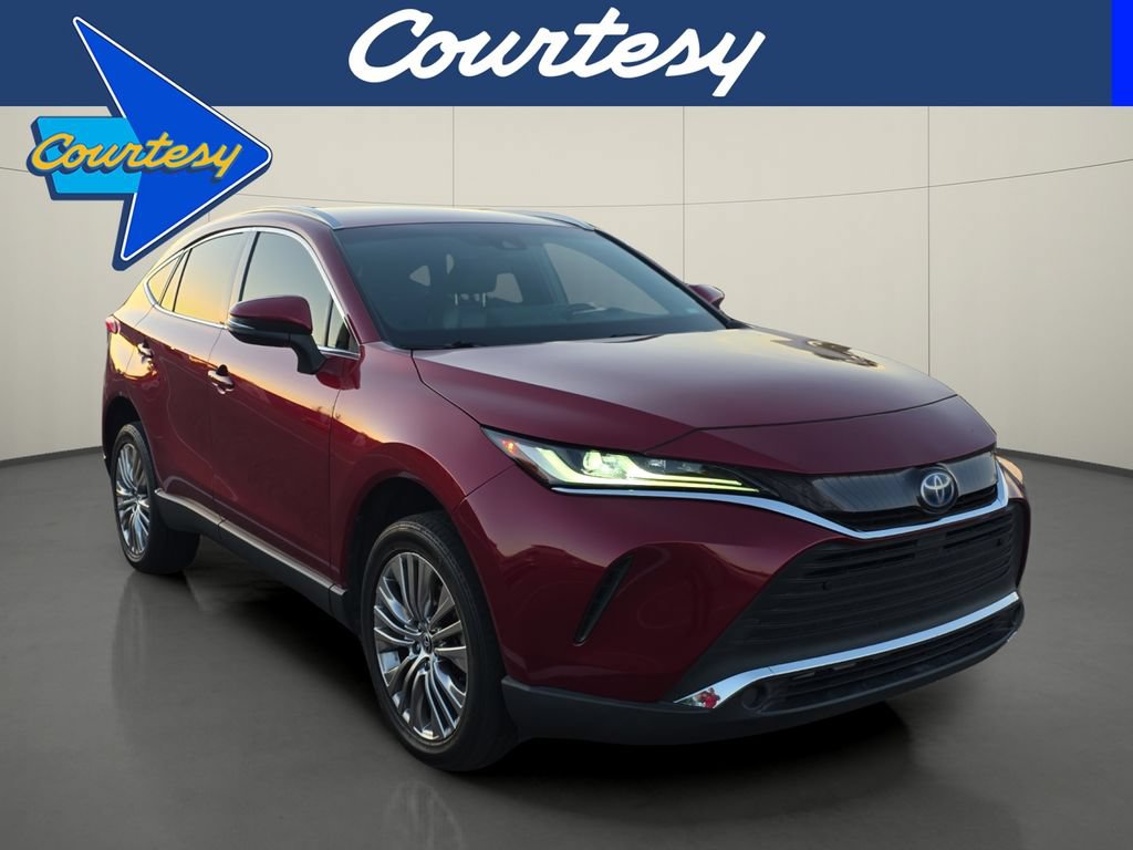 Used 2022 Toyota Venza XLE AWD/4WD image 1