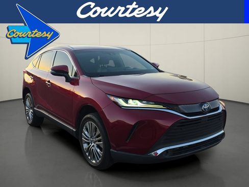 Used 2022 Toyota Venza XLE AWD/4WD image 1