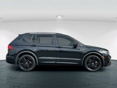 Used 2022 Volkswagen Tiguan SE R-Line image 7