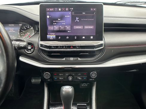 Used 2022 Jeep Compass Trailhawk w/ Trailhawk Convenience Group image 17