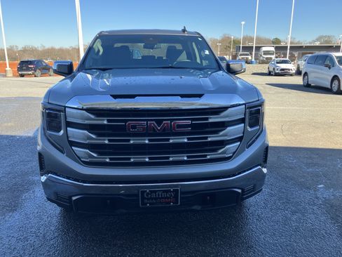 New 2026 GMC Sierra 1500 SLE image 11