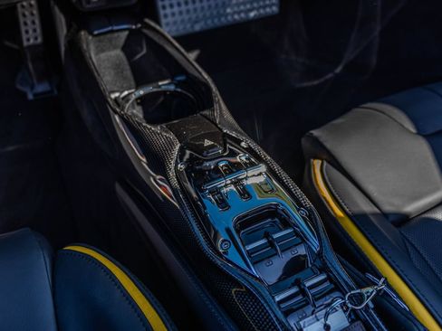 Certified 2025 Ferrari SF90 Spider AWD/4WD image 5
