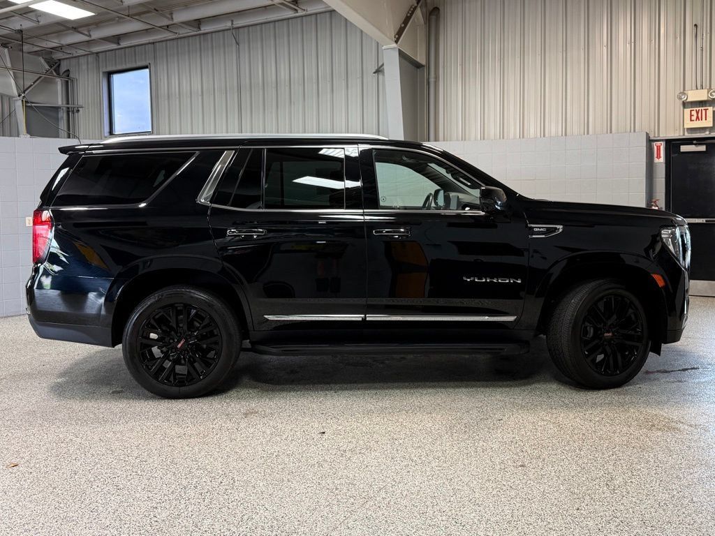 Used 2023 GMC Yukon SLT w/ SLT Premium Package AWD/4WD image 7