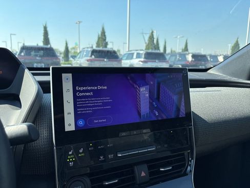 Used 2024 Subaru Solterra Touring image 3