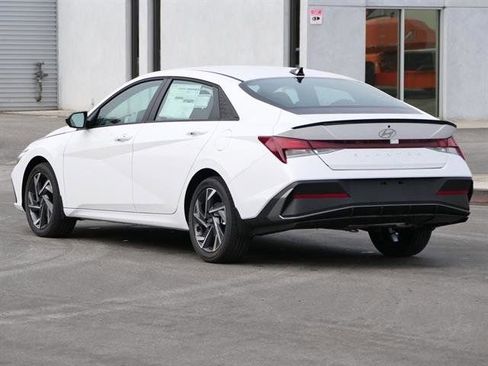 New 2025 Hyundai Elantra Sport image 5