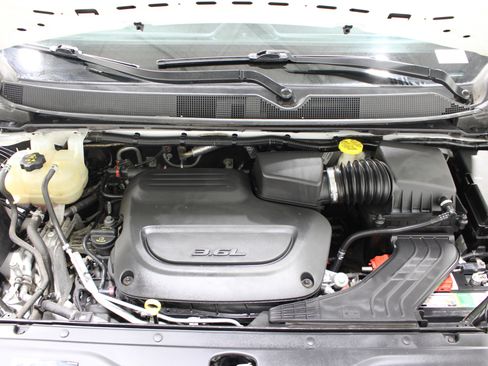 Used 2020 Chrysler Pacifica Touring-L FWD image 39
